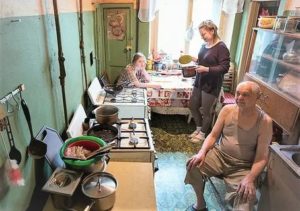 Незаконно проживают в коммунальной квартире