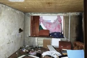 Незаконно проживают в коммунальной квартире